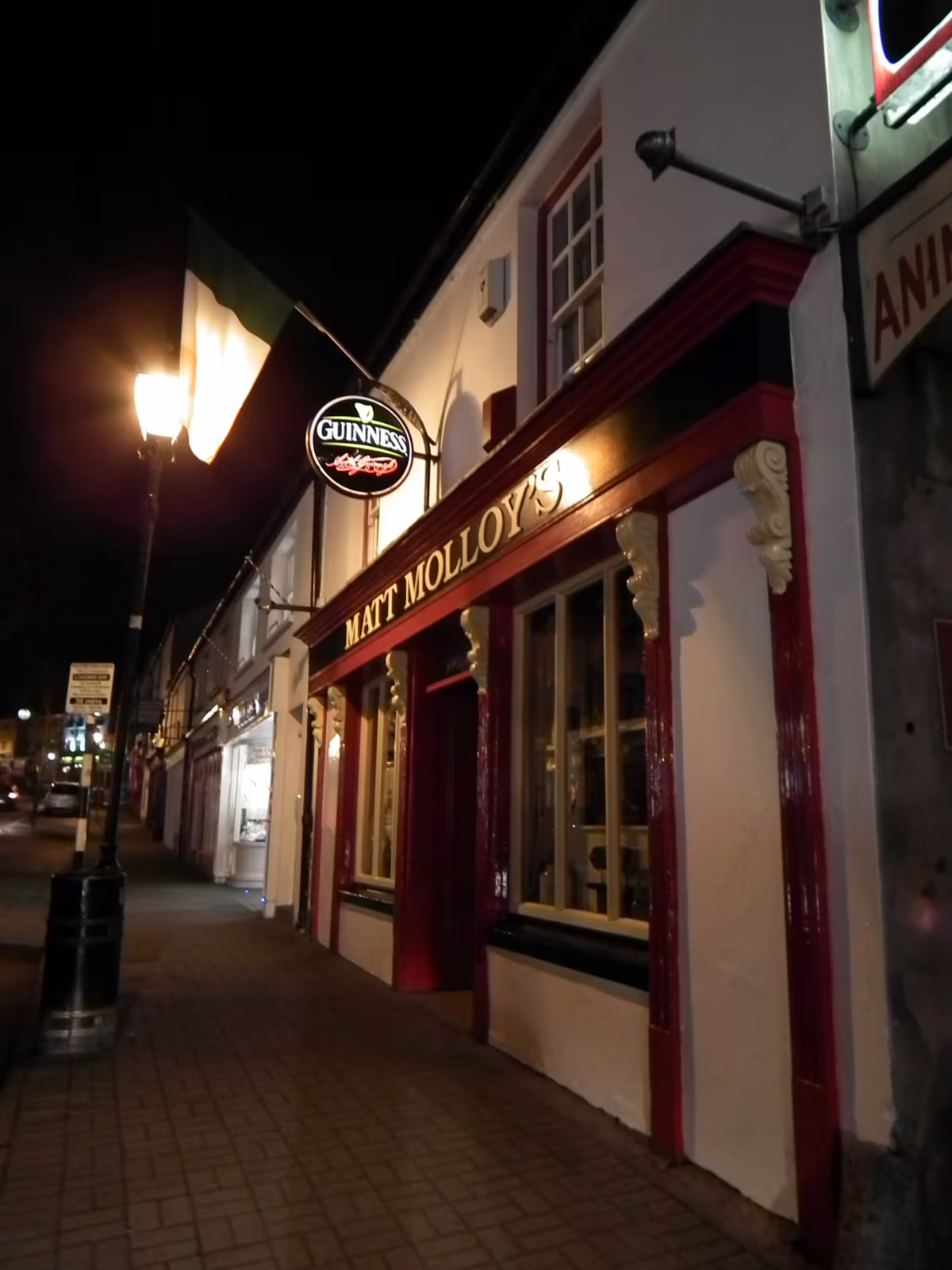 Matt Molloy's Bar and the Westport trad scene